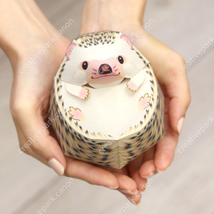 手乗りハリネズミ,動物,ペーパークラフト,デスク小物,インテリア,ミニチュア,シンプル,かんたんシリーズ,ちょっとした置物,マットフォト,レベル:修行中,サイズ感:ソフトボール,鑑賞用,ネズミ,楽しい,ベージュ,大人向け,日常