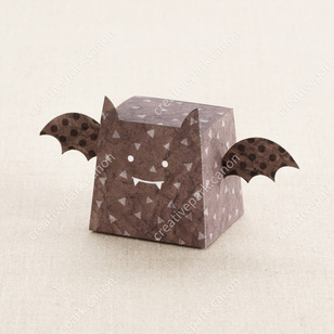 ミニクラフト (ハロウィン/コウモリ),おもちゃ,ペーパークラフト,デスク小物,インテリア,マスコット,かわいい,シーズン,ちょっとした置物,マットフォト,レベル：初心者,サイズ感:テニスボール,鑑賞用,コウモリ,シンプル,ブラウン,ファミリー向け,ハロウィン