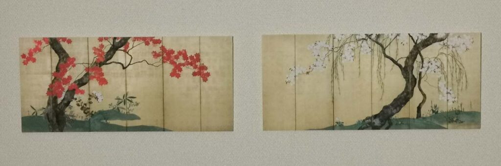 屏風に描かれた『桜楓図屏風』を粘着パネルで飾った絵